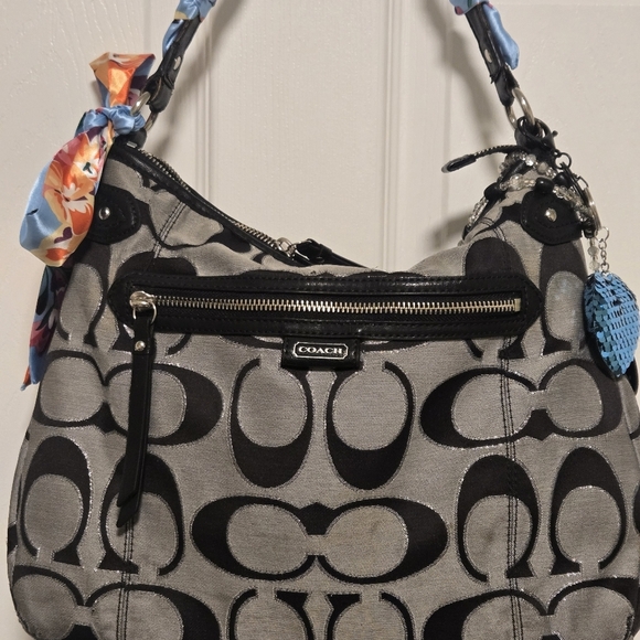 Coach Signature Shoulderbag Purse - Picture 5 of 17